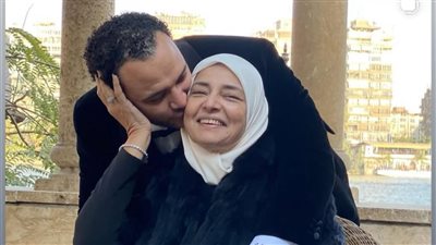يا روح الروح .. أحمد خالد صالح يحيي ذكرى وفاة والدته برسالة مؤثرة