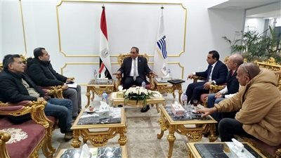 محافظ قنا يستقبل معاون وزير الإسكان لمتابعة موقف مشروعات مياه الشرب