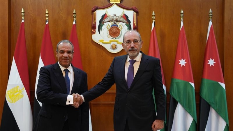 وزير الخارجية و نظيره