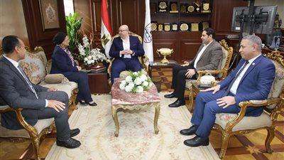 محافظ بني سويف يؤكد أهمية حشد كافة الجهود للدفع للأمام في ملف السكان