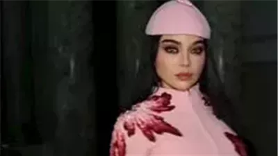 هيفاء وهبي تخطف الأنظار بإطلالة جديدة بأسبوع الموضة الباريسي 