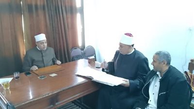 لعقاب المقصرين.. مرور مفاجئ لـ «عمارة» على مقر إدارة أوقاف جنوب الجيزة