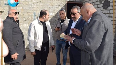 رئيس مياه القناة يقود حملة مكبرة لضبط الوصلات المخالفة وإزالة التعديات
