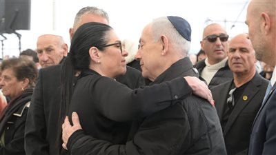 في جنازة عسكرية.. إسرائيل تودّع أحد قادتها الذين شاركوا في إبادة الفلسطينيين