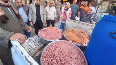 ضبط 200 كيلو دواجن محقونة بالمياه وغير صالحة للاستهلاك في المنوفية