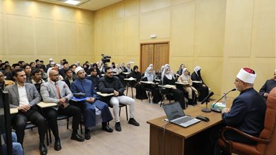 مفتي الجمهورية يلقي كلمة للطلاب الإندونيسيين في بدار الإفتاء المصرية