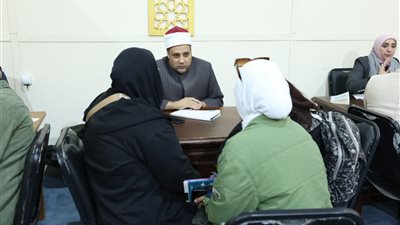 بالأدلة والعقل والحوار.. الأزهر يتصدر مشهد الفتوى وبناء الوعي بمعرض الكتاب
