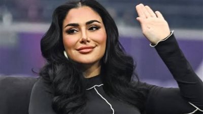 من عالم التجميل إلى الجدل السياسي: هدى قطان تثير غضب معارضين إيرانيين