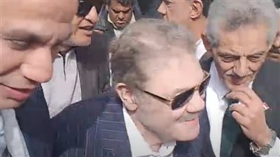  وصول السيد البدوي رئيس الوفد الأسبق والمرشح على منصب الرئيس لمقر الانتخابات 