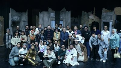  شباب جامعة المنصورة يرسمون ملامح