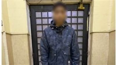 القبض على طالب لاتهامه ببيع الصواقع الكهربائية عبر الفيسوك