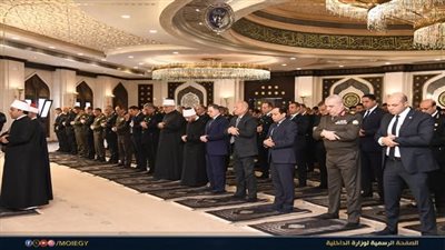 وزيرالداخلية والأوقاف والمفتي ومحافظ القاهرة يؤدون صلاة الجمعة بمسجد الشرطة