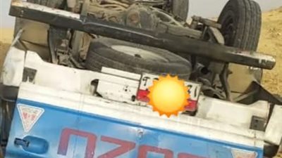 مصرع شخص في حادث انقلاب سيارة نصف نقل بوصلة الكيلو 109 بطريق النفق بالسويس