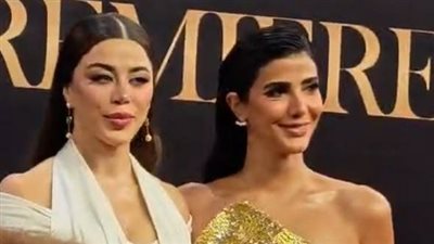 بطلات مسلسل علي كلاي.. ريم سامي برفقة يارا السكري على الريد كاربت للمتحدة |صور