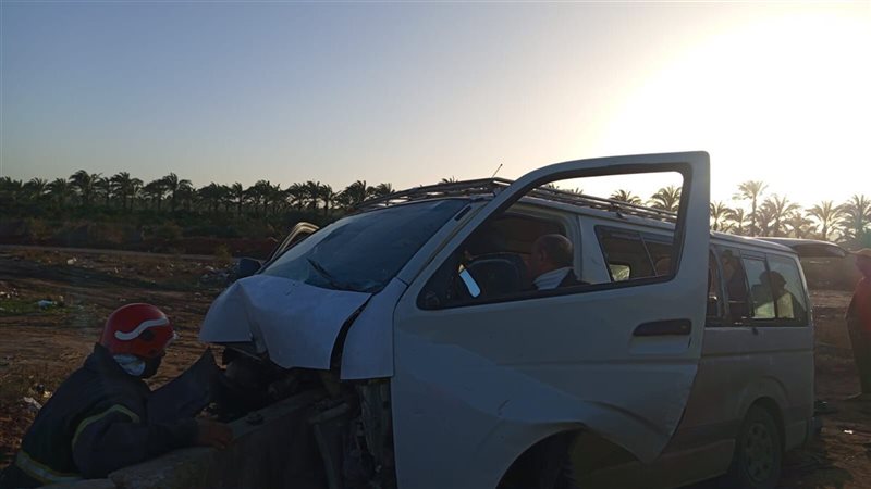 انقلاب ميكروباص بالطريق