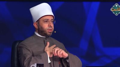 الأزهري يشيد بأداء الشيخ أحمد علي: 