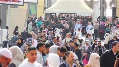 5 ملايين زائر لمعرض القاهرة الدولي للكتاب خلال 10 أيام… رقم قياسي جديد 