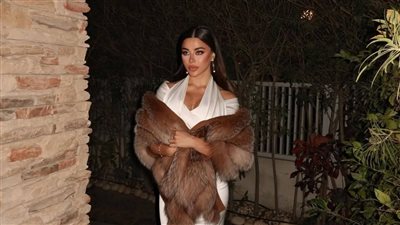 يارا السكري تخطف الأنظار بإطلالة أنثوية راقية تجمع بين الكلاسيكية والعصرية