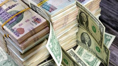 اللجوء إلى الملاذات الآمنة.. كيف يدفع الصراع في الشرق الأوسط الدولار للارتفاع؟
