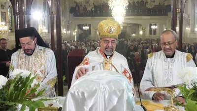 الأنبا إبراهيم إسحق يترأس قداس اليوبيل الذهبي لراهباتين