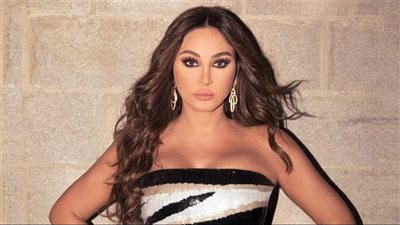 إليسا تدعم عزيز الشافعي بعد انتقادات أغنيته الجديدة “بحرية” لـ شيرين وحماقي
