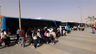 النقل: تسيير رحلات لنقل 3000 شاب وفتاة من خلال LRT وأتوبيسات شركة أكتا