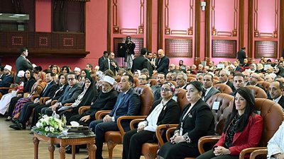 مدبولي يتفقد معرض المجلس القومي للمرأة المصرية ومعرض الأزهر الشريف 