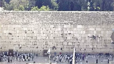اقتحام حائط البراق بالمسجد الأقصى.. وزير خارجية توجو يضع رسالة بين الحجارة