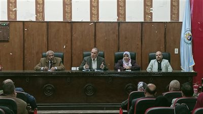 تفعيل الأنشطة الثقافية والرياضية والفنية وصقل مواهب الطلاب المتميزين بأسيوط