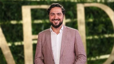 «مصر ولادة».. محمد القس عن مشاركة ابنه أشرف زكي في «حد أقصى»
