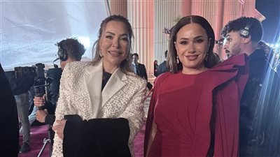 من حفل الشركة المتحدة.. ألفت عمر لـ هند صبري: 