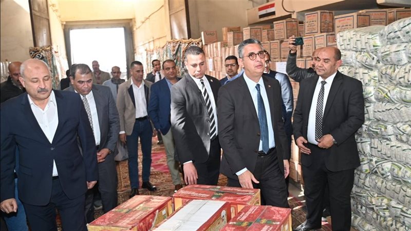 الوزير أثناء الجولة