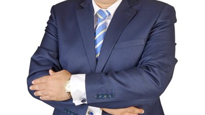استشاري صحة نفسية يحذر: «متلازمة عامل الفقاعة» تهدد حياتك بسبب الهاتف