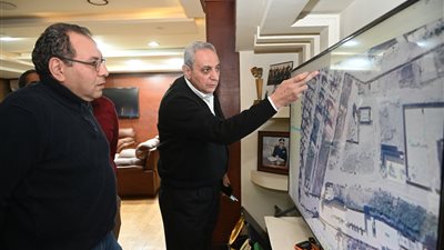 محافظ الغربية يلتقي قيادات صناعة الغزل والنسيج لدفع عجلة التنمية الصناعية