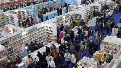 قبل يوم من الختام.. معرض الكتاب يقترب من 6 ملايين زائر ويحقق رقم قياسي