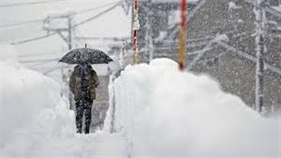 اليابان تحت حصار الثلوج.. عشرات القتلى وانتشار الجيش للإغاثة