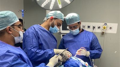 بعملية معقدة.. مستشفي سوهاج الجامعي ينقذ حياة سيدة أصيبت بضربة فأس بالرأس