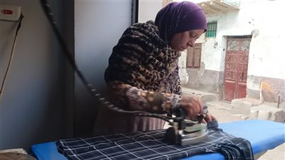 تحدت العادات لرعاية أطفالها.. قصة كفاح 