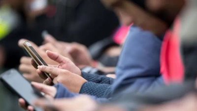 كيف تحمي طفلك من المراهنات الإلكترونية؟.. خبير أمن معلومات يوضح