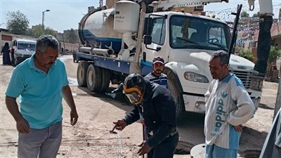 محافظ أسوان: تشكيل لجنة فنية لدراسة الأسباب الهندسية لطفح الصرف الصحى المتكرر 