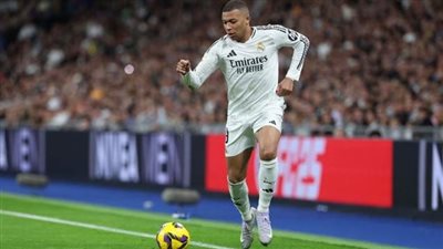 مبابي يكشف قدوته ورأيه في العنصرية وسبب تفضيله الأبطال عن الكرة الذهبية