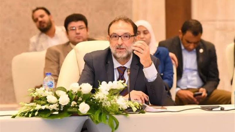 الدكتور طارق الهوبي