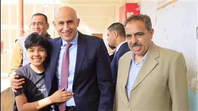 وزير التعليم يشيد بانضباط سير العملية التعليمية بمدارس إدارة الباجور
