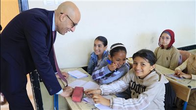 وزير التربية والتعليم يفاجئ مدارس كفر شكر بمحافظة القليوبية