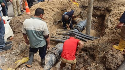 محافظ القليوبية يتابع أعمال إصلاح خط مياه بشارع فريد ندا بمدينة بنها