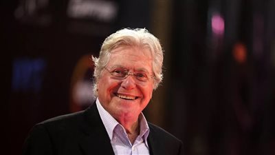 حسين فهمي يشارك في حفل عشاء الرئيس ماكرون الليلة | خاص