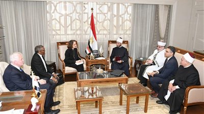 وزير الأوقاف يستقبل وفدًا رفيع المستوى من منظمة كنائس من أجل السلام