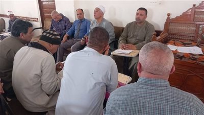 وكيل أوقاف الفيوم يناقش سبل تعزيز كفاءة الأداء الإداري والمالي