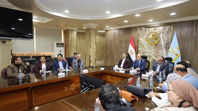 محافظ كفر الشيخ يستعرض عدد من المشروعات الخدمية المقدمة للمواطنين