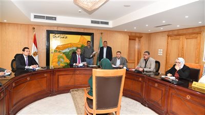محافظ الفيوم يوجه بتوفير فرص عمل ومشروعات تنموية للفئات الأولى بالرعاية